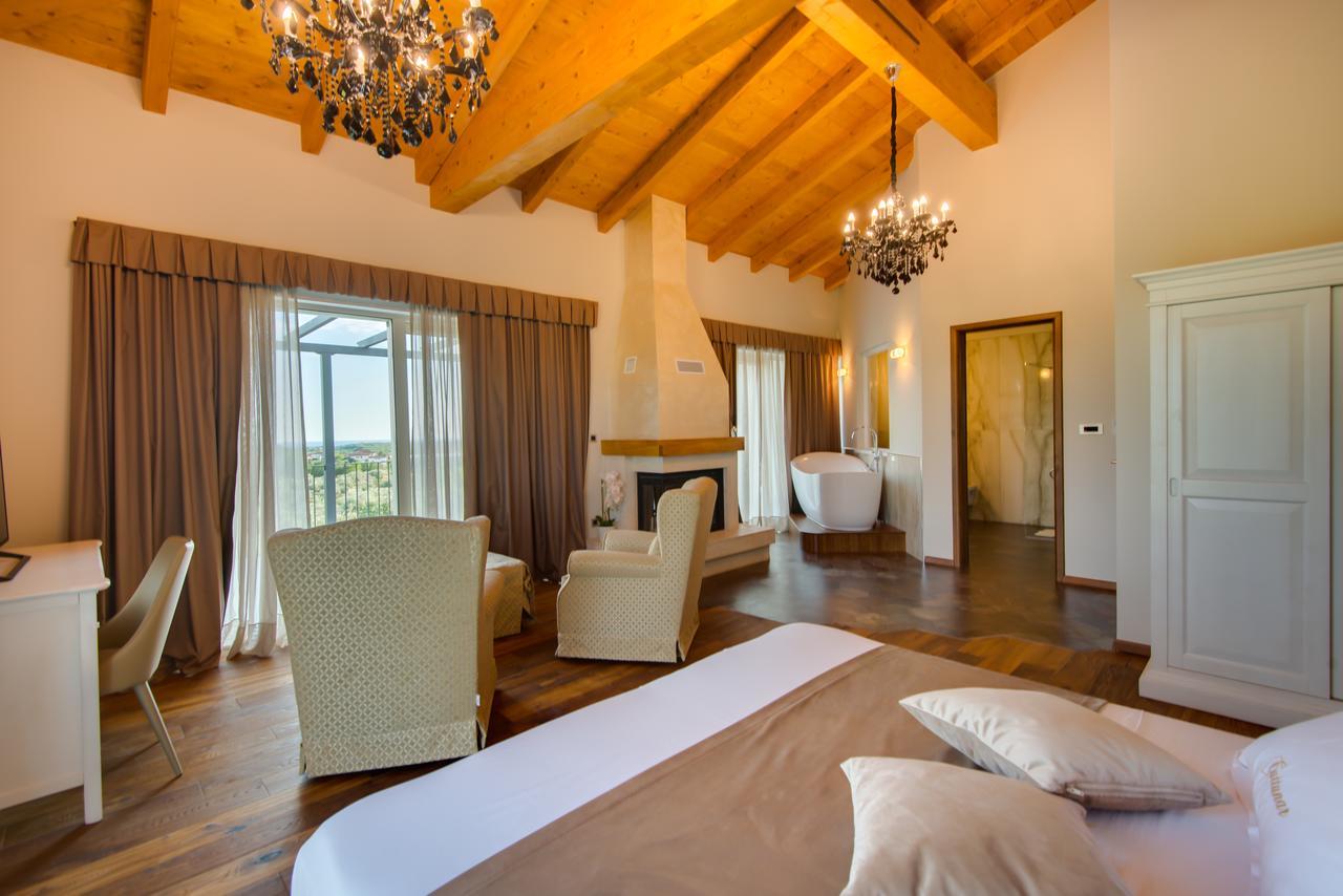 Wine Residence Cattunar Бртонигла Екстер'єр фото