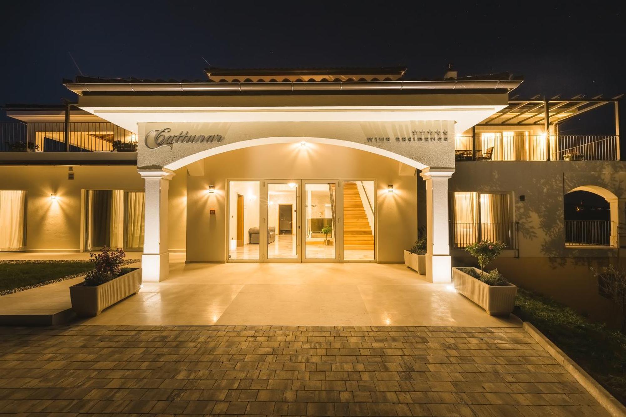 Wine Residence Cattunar Бртонигла Екстер'єр фото